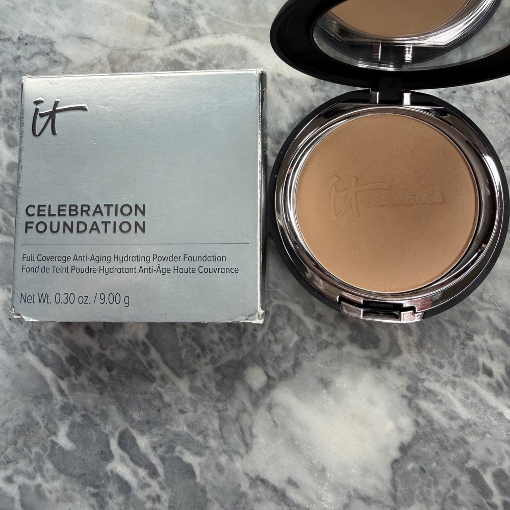 It Cosmetics Celebration Foundation Full Coverage Pressed Powder Light
